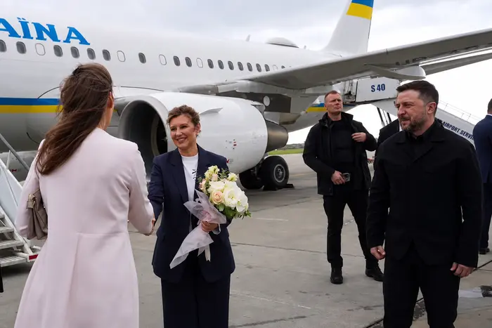 Зеленський і перша леді прибули до Румунії: візит, зустрічі та деталі поїздки