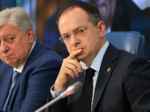 Суд заочно виніс вирок помічнику Путіна Володимиру Мединському: деталі справи та наслідки
