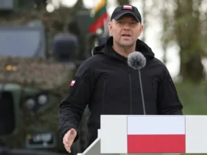 Польща готова прийняти американських солдатів: Навроцький планує переконати Трампа