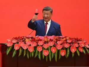 НАТО-адмірал назвав країну, яка найбільше виграє від затяжної війни в Україні