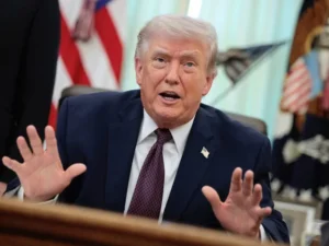 Трамп відкинув падіння підтримки війни з Іраном через «фейкові опитування»