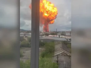 Вибух на АЗС у П’ятигорську: вогняний стовп піднявся над містом, є постраждалі (відео)