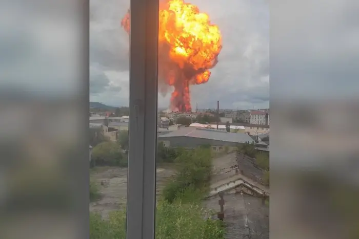 Вибух на АЗС у П’ятигорську: вогняний стовп піднявся над містом, є постраждалі (відео)