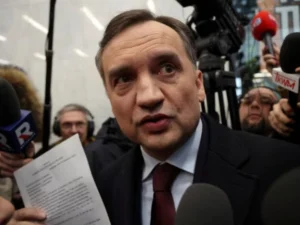 Reuters: Посадовець Трампа допоміг польському міністру-втікачу отримати візу США
