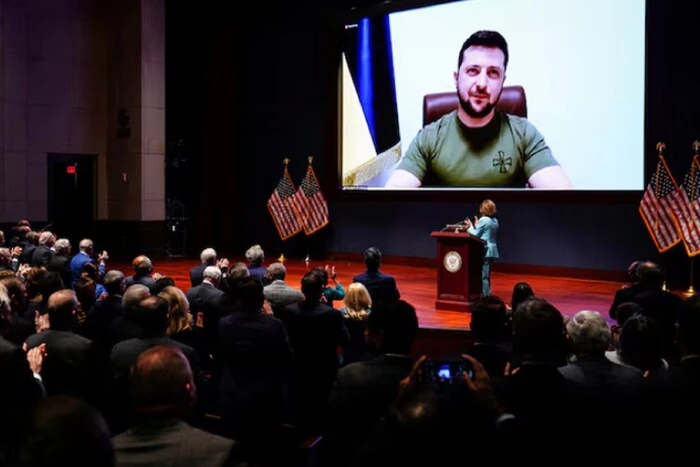 House of Representatives Gathers Votes to Bring Ukraine Aid Bill to a Vote in the US Congress