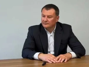 Експолковник ФСБ розповів, як утік з Росії, сховавшись у туші мертвої корови