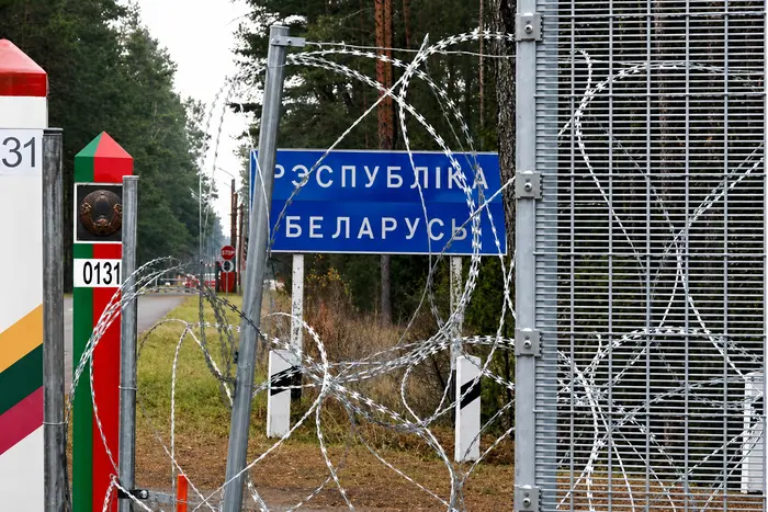 Мігранти прокопали тунель з Білорусі до Литви: серед затриманих є українці