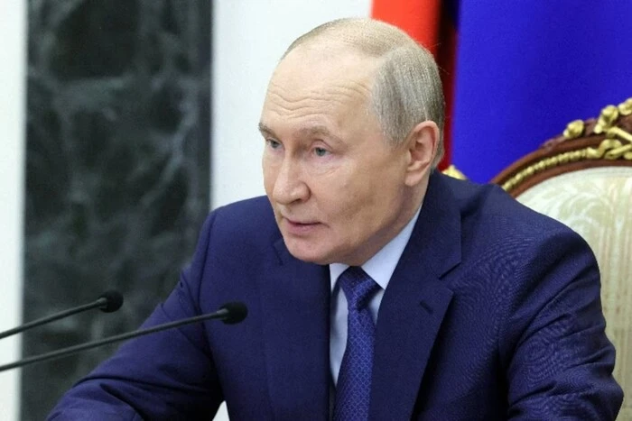 Кремль опинився перед серйозною проблемою через санкції та війну: наслідки для Росії