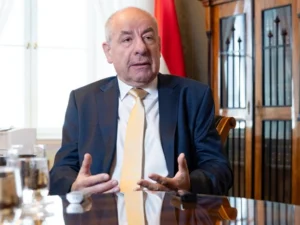 Президент Угорщини відкинув заклик Петера Мадяра піти у відставку: що відомо