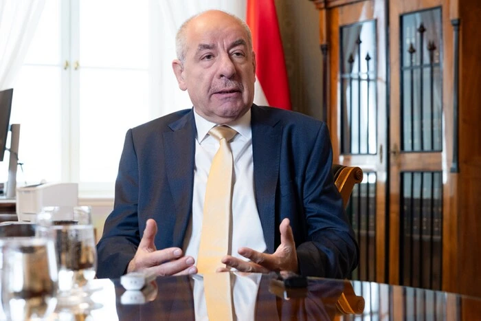 Президент Угорщини відкинув заклик Петера Мадяра піти у відставку: що відомо