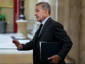 Ніколя Саркозі достроково вийшов на волю: що відомо про рішення у справі експрезидента Франції