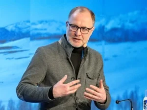 Міністр оборони Латвії подав у відставку після інцидентів з українськими дронами