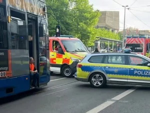 Машина протаранила натовп у Лейпцигу: що відомо про інцидент
