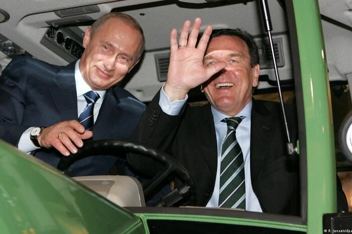 Шредер як можливий посередник у переговорах із Путіним: що відомо про їхню майже 30-річну дружбу