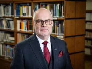 Президент Естонії: Путіну не можна давати жодного рятівного кола