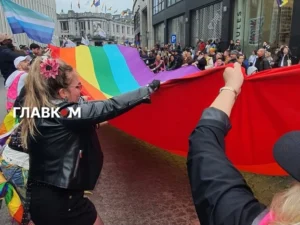 Брюссель у кольорах веселки: у Бельгії проходить ювілейний гей-парад