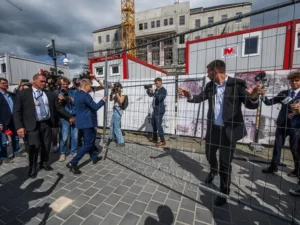 Прем’єр Угорщини відкрив для туристів колишні офіси Орбана