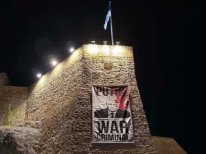 Естонія провела гучну акцію проти Путіна на кордоні з РФ: що сталося