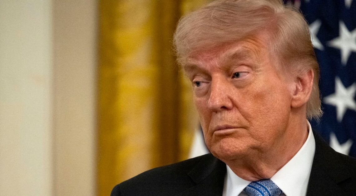 Трамп попереджає, що Іран буде «стерто з лиця землі», якщо судна США будуть атаковані в Ормузькій протоці