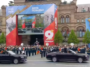 Парад у Москві: Путін виступив перед військовими (відео) фото 1
