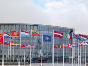 Трамп скорочує війська США в Німеччині: наслідки для НАТО, економіки Європи та Росії